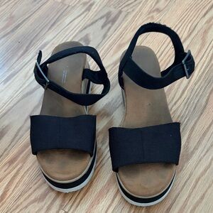 Tom's canvas black platform comfort Sandals